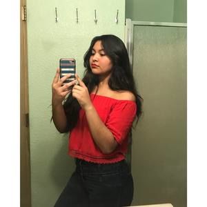 Meet your Posher, Adamaris